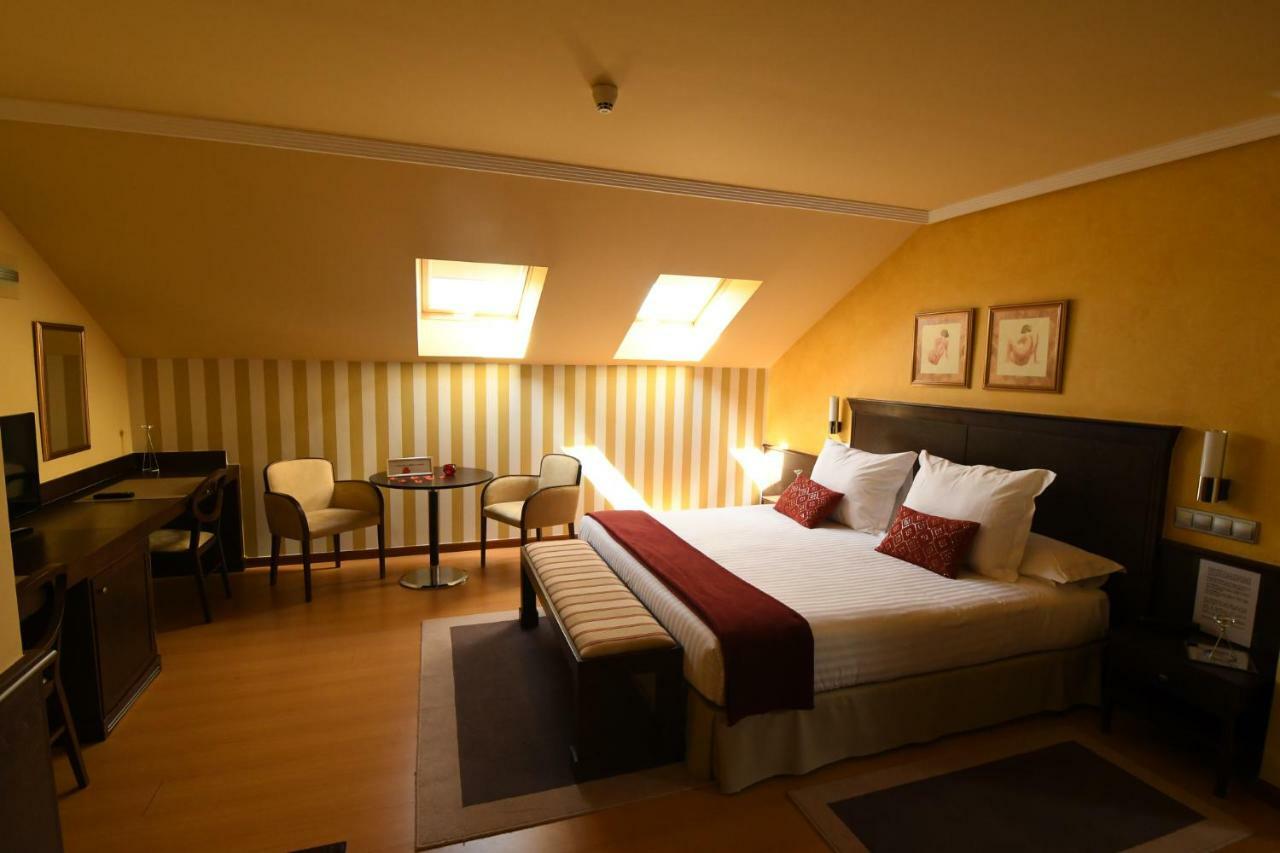 Hotel Miravalle Ourense Exteriör bild